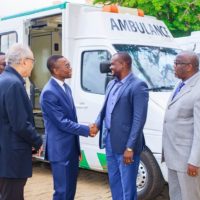 BENIN: AIMES AFRIQUE fait don d’une ambulance au Ministère de la Santé par le truchement du Représentant de l’OMS Bénin